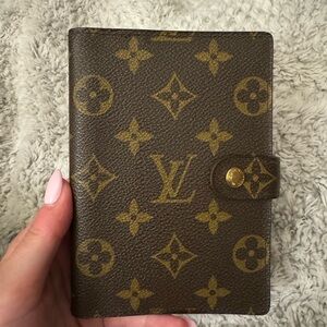 Louis Vuitton agenda